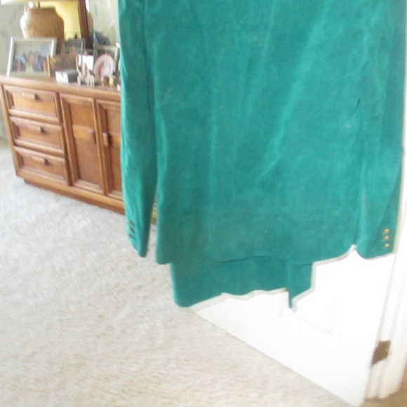 GENUINE SUEDE SUIT , AGUA BLUE, SIZE 8-10 - Picture 5 of 6